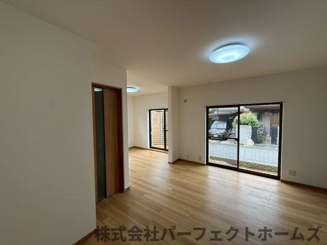 長尾元町7丁目連棟の居間・リビング|おしゃれなリビングです