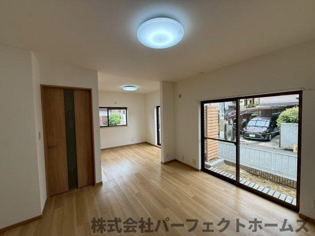 長尾元町7丁目連棟の居間・リビング|ゆったり過ごせる居間です