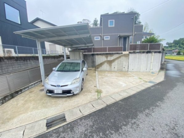【駐車場】