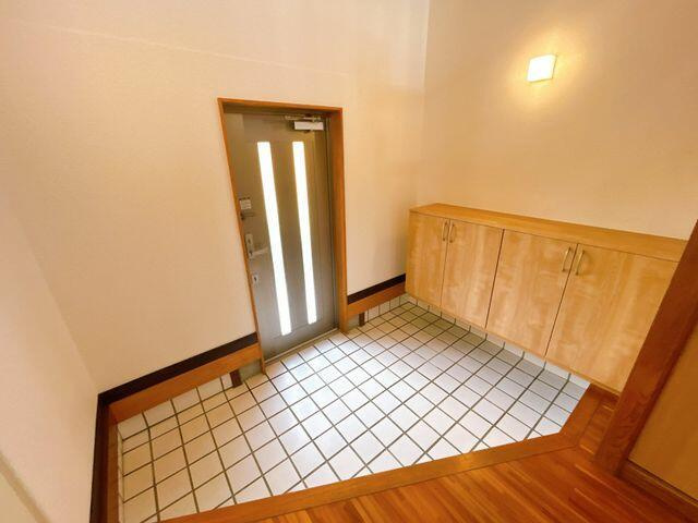 八代市横手本町の中古一戸建の玄関