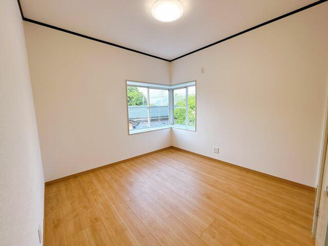 八代市横手本町の中古一戸建の洋室|２階4.5帖の洋室です。