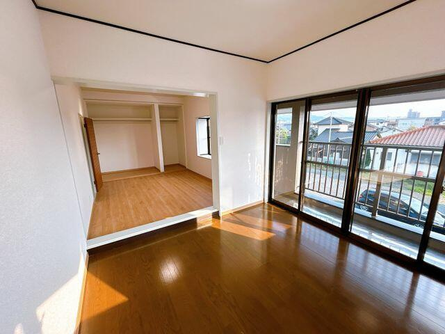 八代市横手本町の中古一戸建の洋室