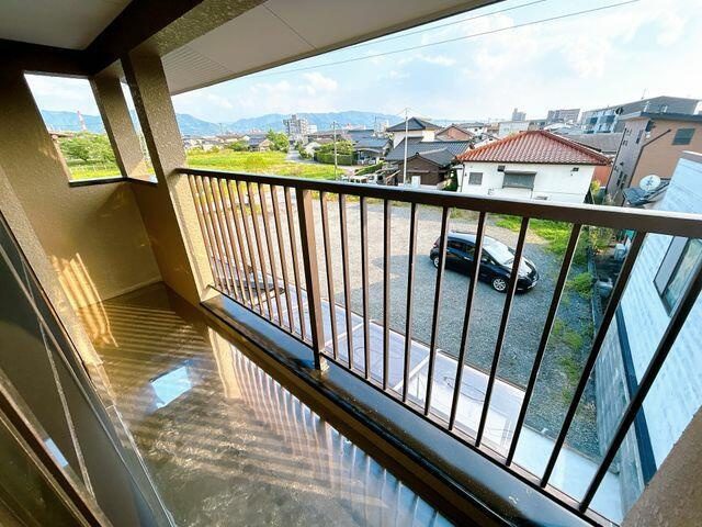 八代市横手本町の中古一戸建のバルコニー