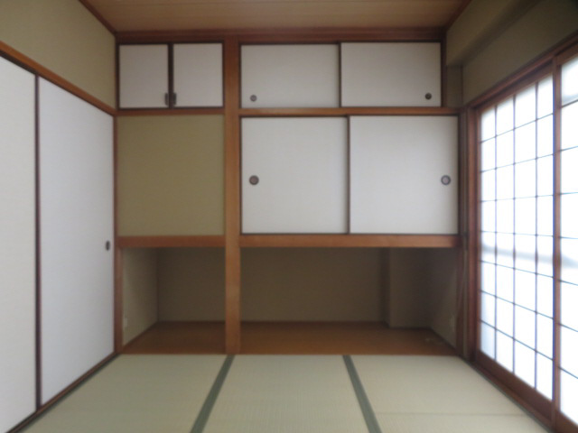 アーバンテラス中山の収納