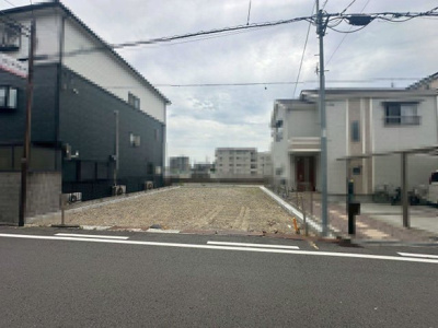 【前面道路含む現地写真】 | 浜寺石津町東　売土地 | 間口9.4ｍ前面道路6ｍのゆとりの土地です。建築条件なしですので自由に夢をかなえてください。