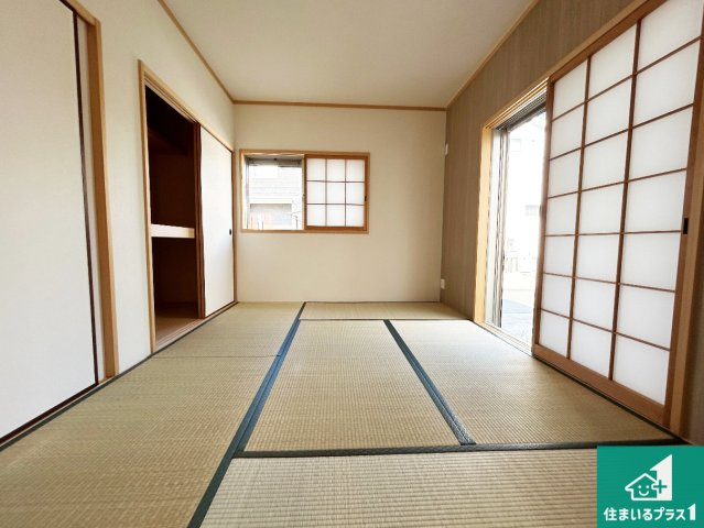 現地説明会　磯城郡川西町結崎　の和室|一室あると便利な和室は客間としてだけでなく、小さなお子様のプレイルームや食後のくつろぎスペースとしてもご利用いただけます。収納もついていますので大活躍間違いなし！