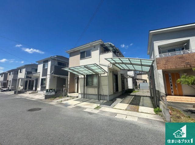 現地説明会　生駒郡安堵町東安堵　の前面道路含む現地写真|周辺は閑静な住宅街！前面道路広々で車の出し入れも便利です。駐車が苦手な方でも安心して車庫入れできます！