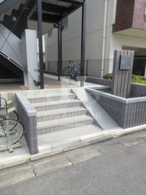 【エントランス】 | リブリ・並木 | エントランスです