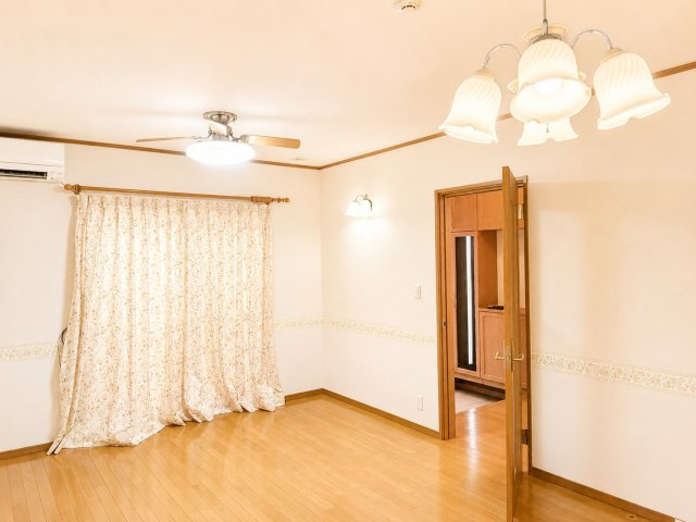 山大近くの４LDK戸建。収納多め、駐車場３台可のオール電化住宅で快適ライフを。の内装