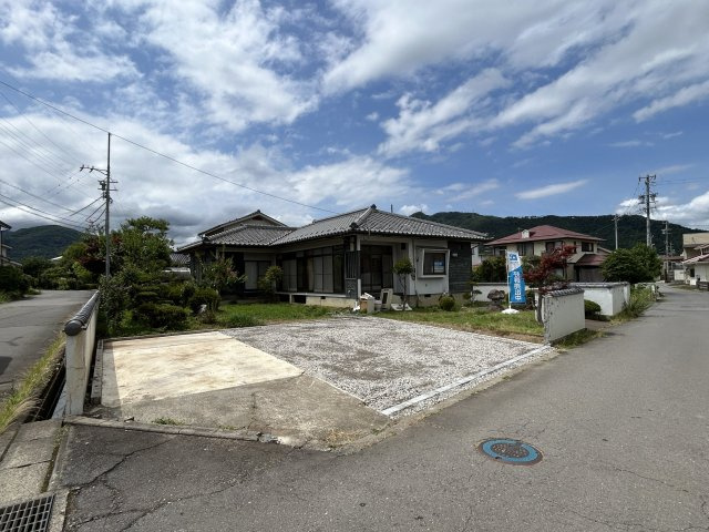 吉田　中古住宅の駐車場