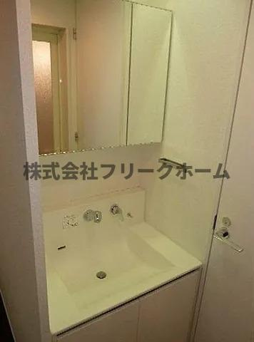 武蔵野市吉祥寺南町３丁目のアパートの洗面所