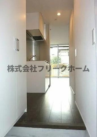 武蔵野市吉祥寺南町３丁目のアパートの玄関