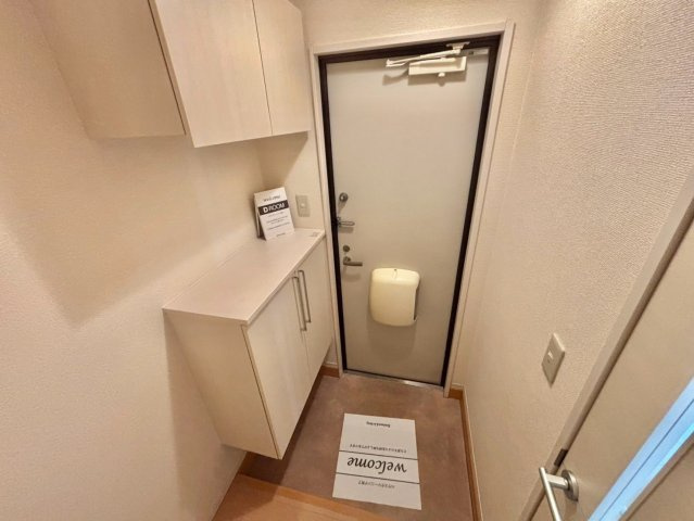 グランモア航　B棟の玄関