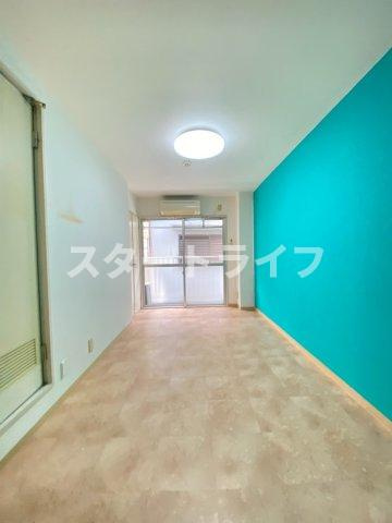 大阪市淀川区東三国１丁目の賃貸マンションの居間・リビング