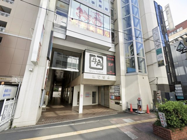 あじせんビルのエントランス