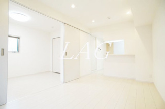 【居間・リビング】 | リブリ・SAKAE | 洋室のお部屋です。