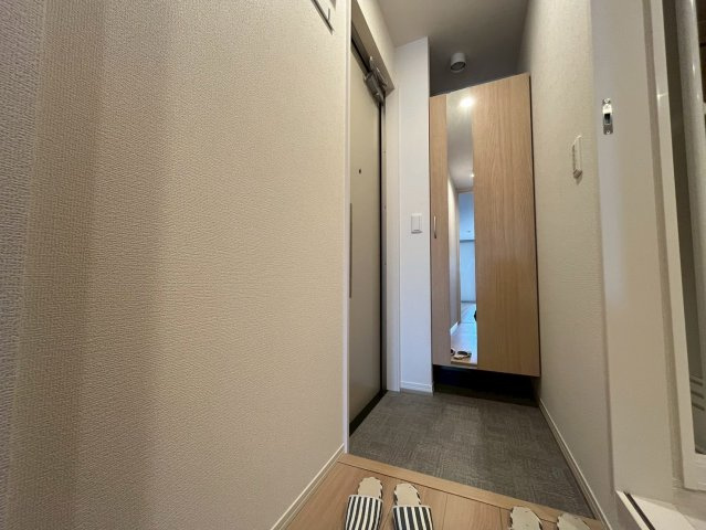 ヴェラ ロホの玄関