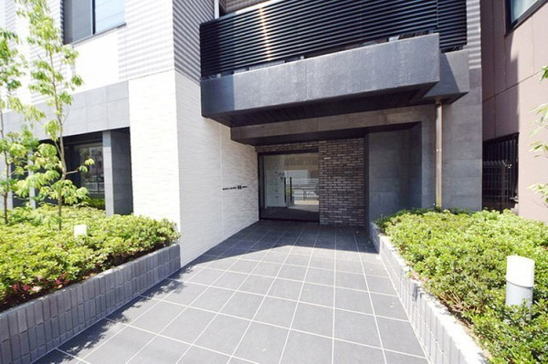 メイクスデザイン両国ノースのエントランス