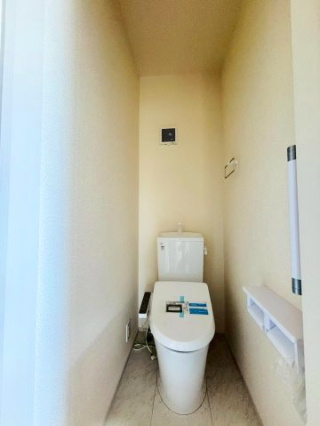あきる野市上代継　分譲住宅　1号棟のトイレ