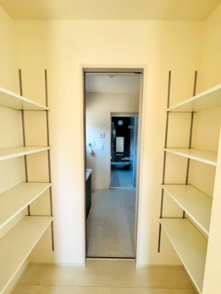 あきる野市上代継　分譲住宅　1号棟の収納