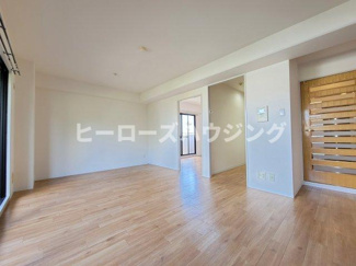 【居間・リビング】 | エトワール緑丘 | ※同タイプの写真となり、実際のお部屋とは異なる場合があります