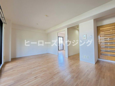 【居間・リビング】 | エトワール緑丘 | ※同タイプの写真となり、実際のお部屋とは異なる場合があります