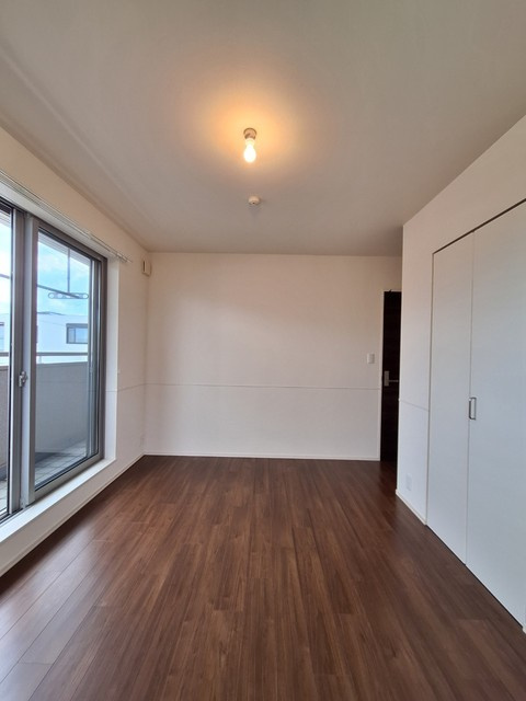 Ｅｘｃｅｌ　Ｃｏｕｒｔ　Ａの居間・リビング|★キレイなフローリングのお部屋です★