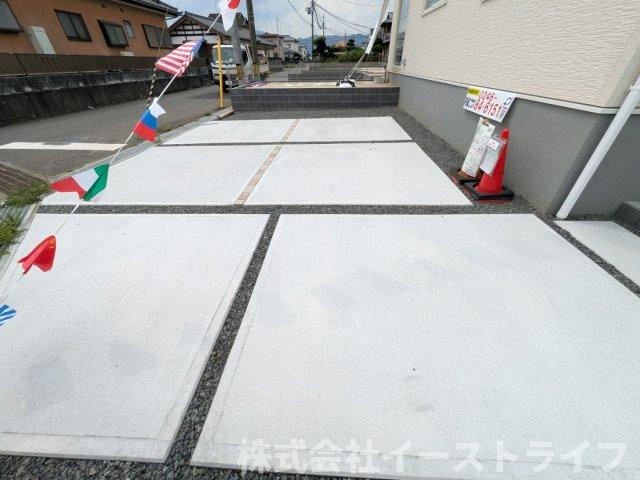 【新築戸建】　いわき市錦町江栗1丁目第2　長期優良住宅　全1棟の駐車場|5号棟写真　カースペースです。3台駐車可能（車種による）