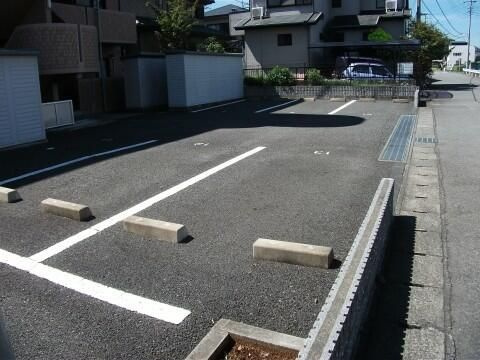 アウローラ桜堤の駐車場