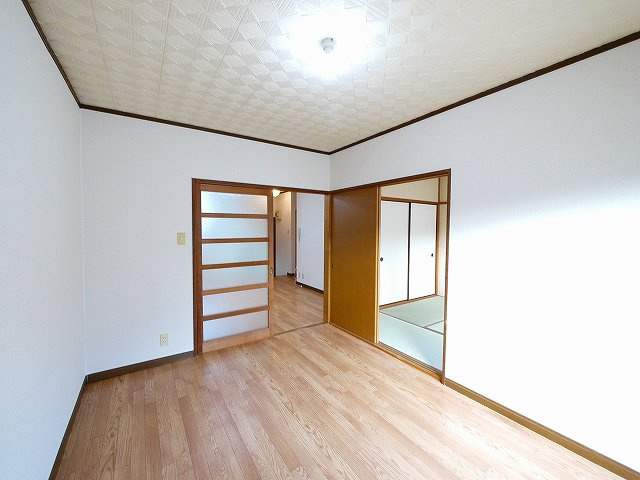 プラスパー豊井Ⅰの洋室|落ち着いた色調の洋室です