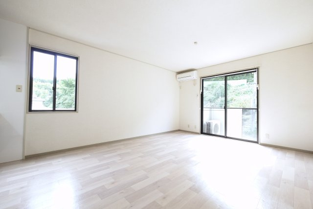 操山ハイツの洋室|※写真は別の部屋のものです。