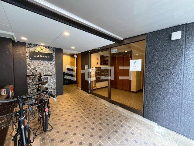 三洋谷町ビルのロビー