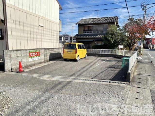シティハイツヤマフジの駐車場