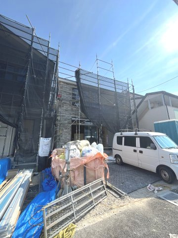 西区石丸3期　１号棟（全2棟）の前面道路含む現地写真