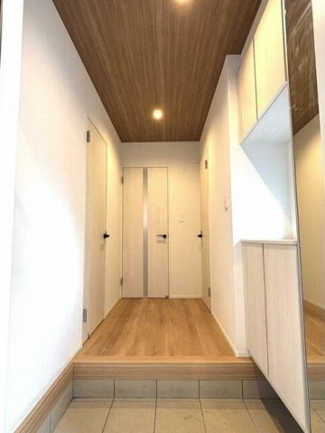 4190新座市新堀2期1棟1号棟の玄関
