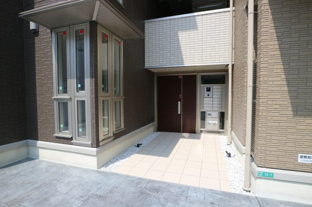 EVISTAGE甲子園のエントランス