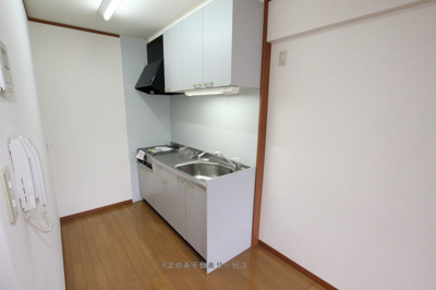 【キッチン】 | エステートマンション | キッチンでお料理をお楽しみください
エステートマンション　302号室　2024/6/7撮影