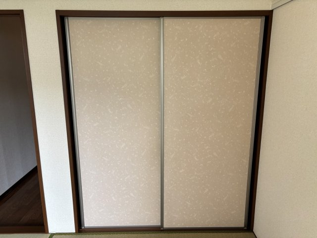 和室6帖の押入は広々一間分ございます♪