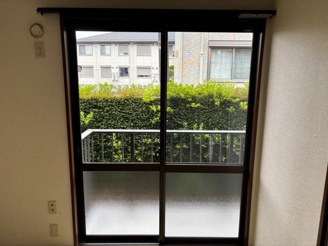 南向き最上階の２階角部屋陽当り良好のバルコニーです♪