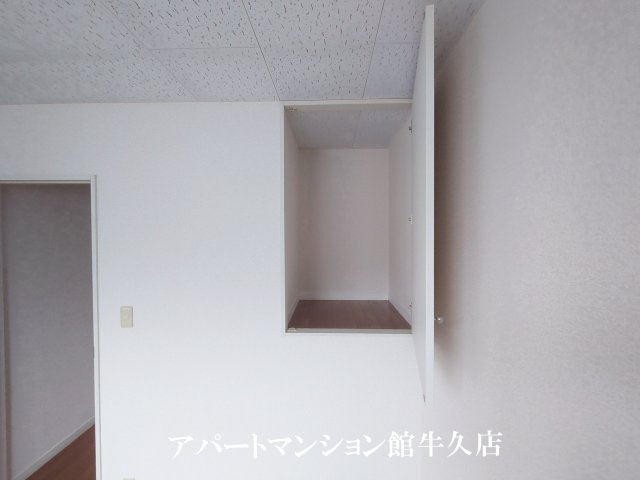 レオパレスウォーターレイⅡの洋室