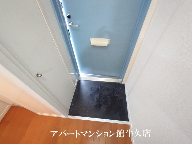 レオパレスウォーターレイⅡの玄関