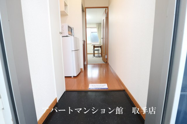 レオパレスプライムの玄関