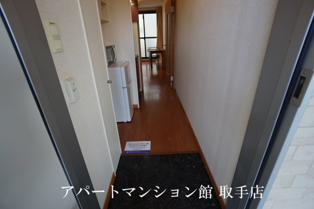 レオパレスロッソピアンコⅡの玄関