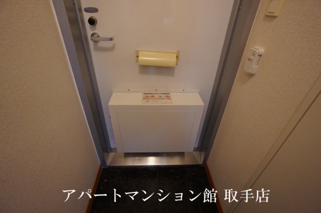 レオパレスロッソピアンコⅡの玄関