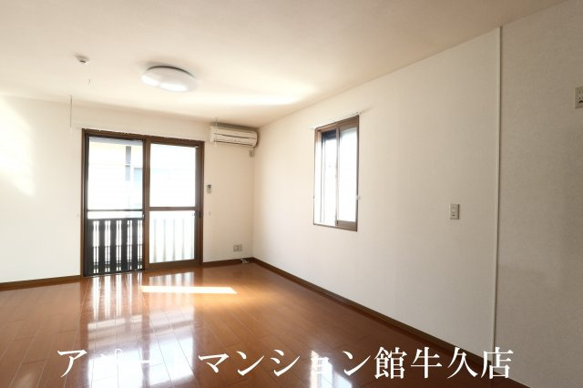 ブルースカイの居間・リビング