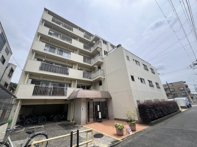 生まれ変わったお部屋でペットと新生活♪徒歩で２路線アクセス！ホント、こう言うのがちょうどイイって実感できちゃう気持ち良さあふれる角部屋な、【カサベルダ】リノベーション