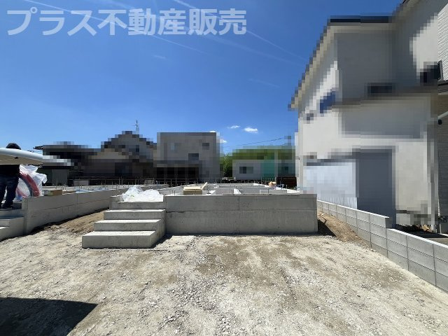 【外観】 | 福岡市東区大岳1丁目第22　1号棟（全3棟）【仲介手数料無料・0円】 | 現地写真。プラス不動産販売なら、現場の全ての棟をまとめてご見学頂けます。