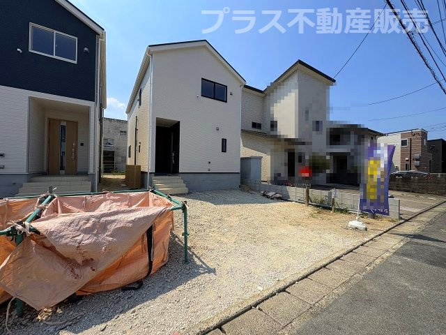 【外観】 | 福岡市東区大岳1丁目第22　1号棟（全3棟）【仲介手数料無料・0円】 | 現地写真。プラス不動産販売なら、現場の全ての棟をまとめてご見学頂けます。