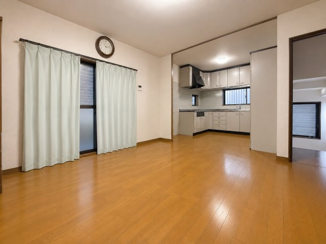 千代田町の居間・リビング|LDK12.5帖（写真は家具を削除したイメージ画像）