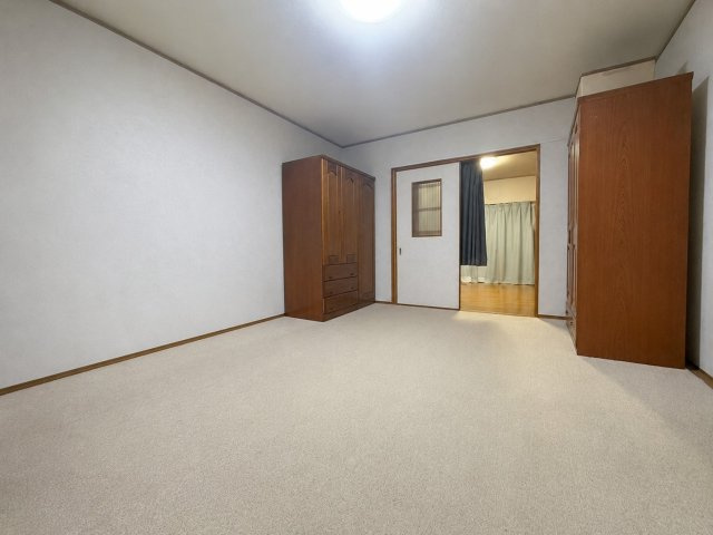 千代田町の洋室|洋室10帖（写真は家具を削除したイメージ画像）